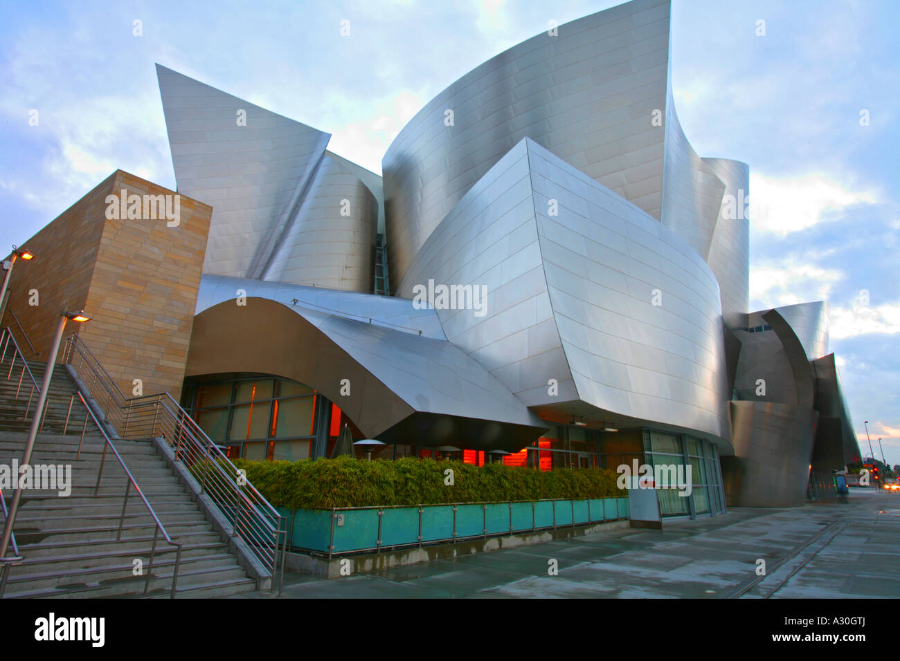Walt Disney Concert Hall à l'extérieur du centre-ville de Los Angeles Los Angeles County California United States Banque D'Images