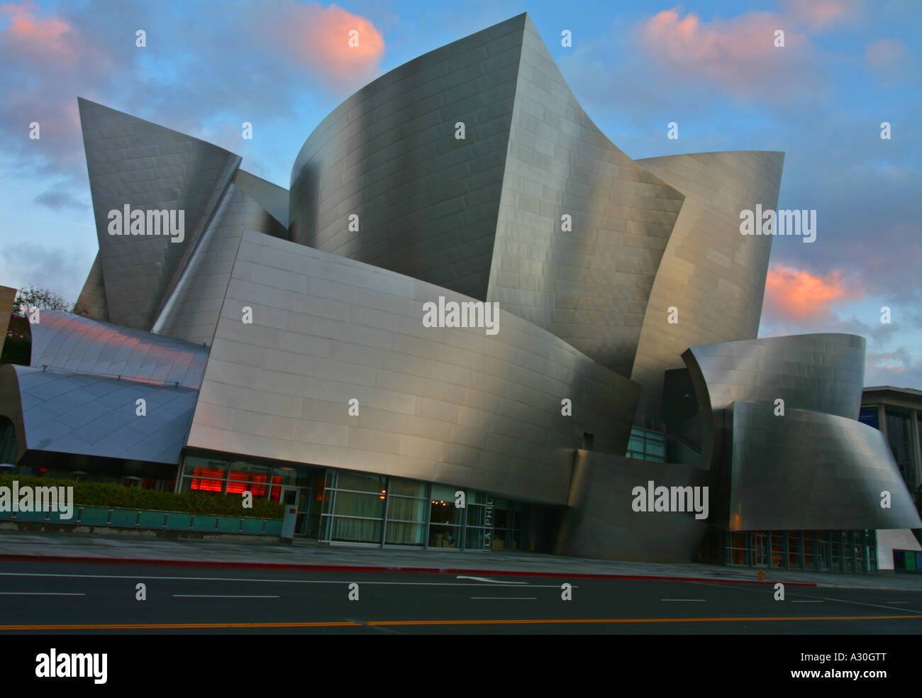 Walt Disney Concert Hall à l'extérieur du centre-ville de Los Angeles Los Angeles County California United States Banque D'Images