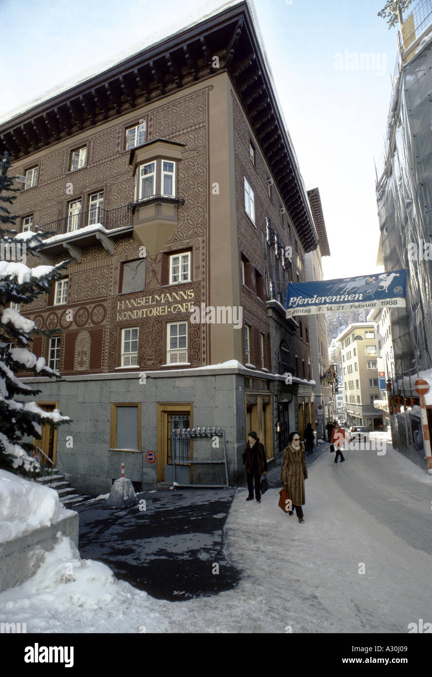 Scène de rue hiver St Moritz Banque D'Images