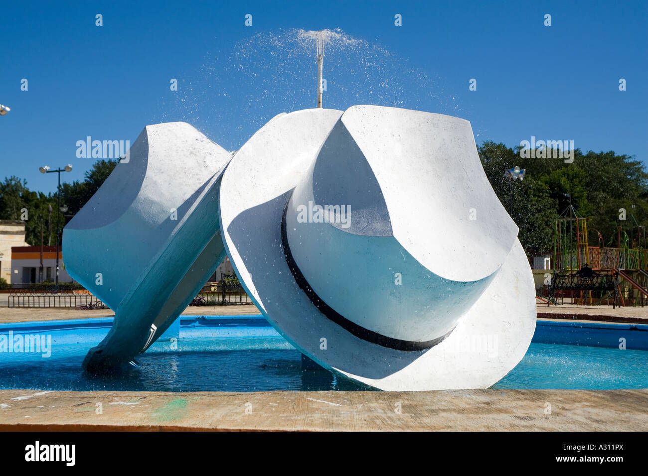 Chapeau Panama fontaine à Becal Mexique, célèbre pour ses chapeaux de  paille Photo Stock - Alamy