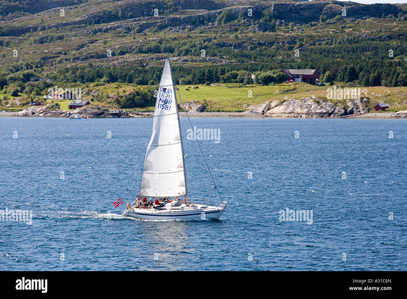 Un yacht à voile dans l'Frohavet NW de Trondheim Norvège Banque D'Images