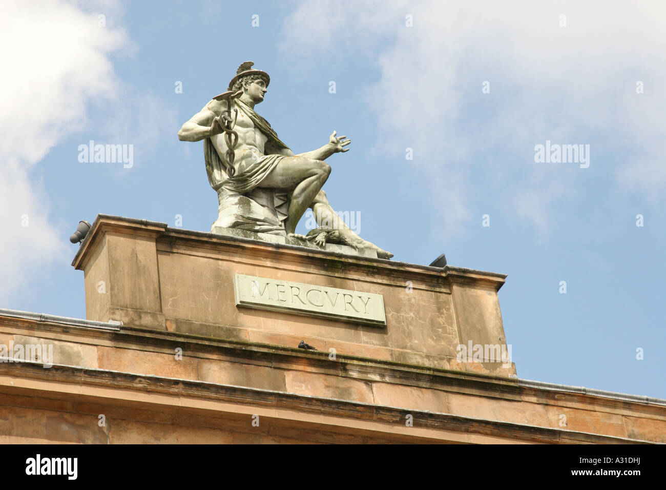 Statue de Mercure, dieu romain du commerçant, le Centre italien, Glasgow, Ecosse Banque D'Images