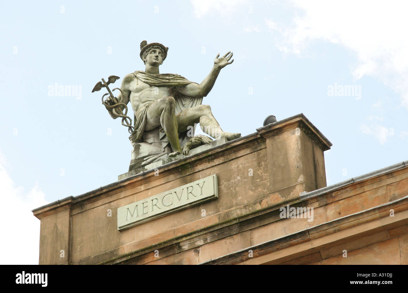 Statue de Mercure, dieu romain du commerçant, le Centre italien, Glasgow, Ecosse Banque D'Images