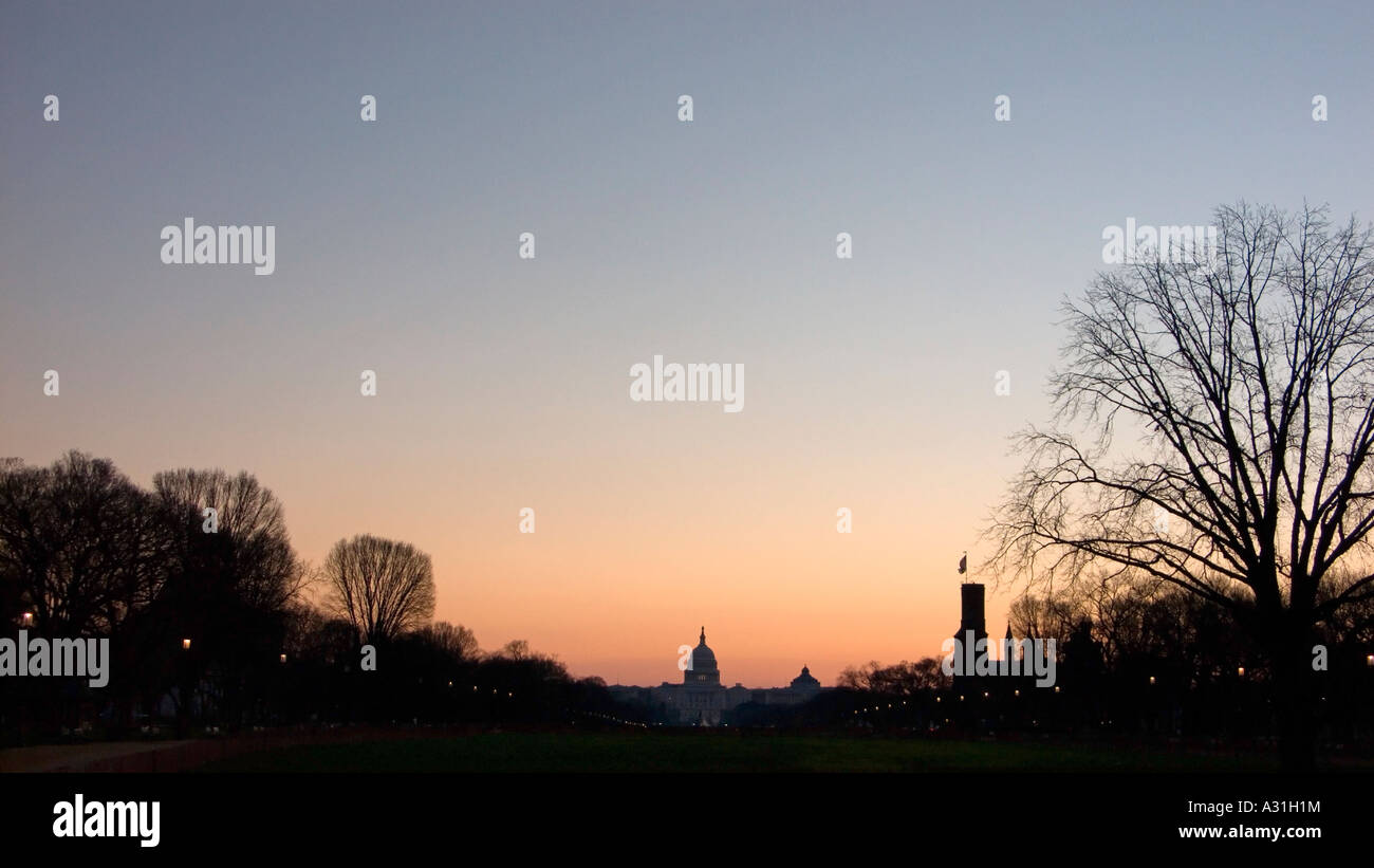 Silhouette de la capitale des États-Unis d'Amérique au lever du soleil vu de l'extrémité ouest de la Mall Banque D'Images