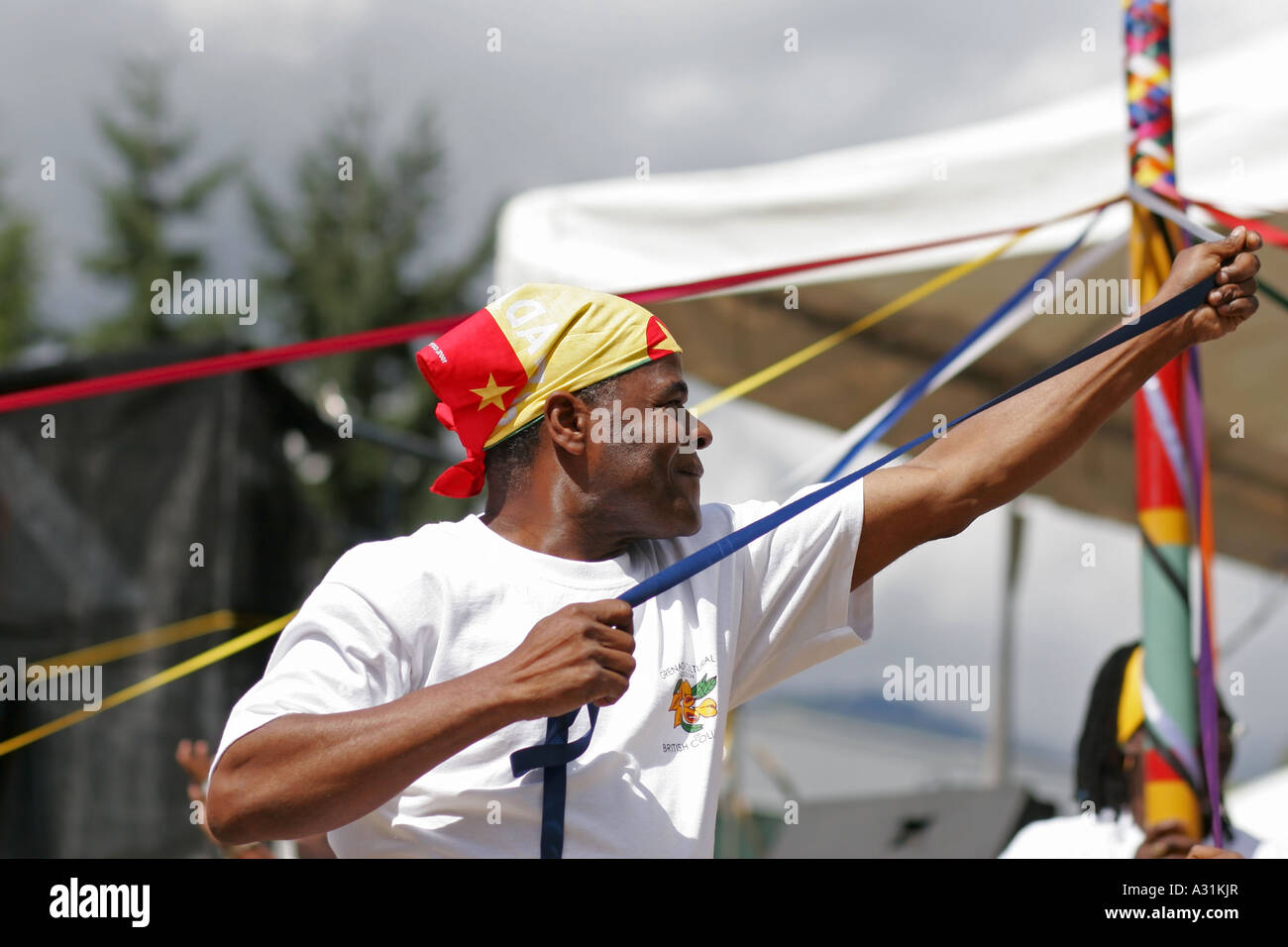 Au cours de danse poteau "Maypole" Caraïbes Jours Festival à North Vancouver, Canada Banque D'Images