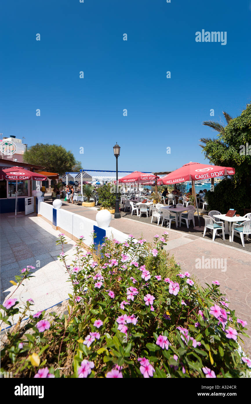 Cafe En Bord De Mer Au Centre De La Station Corralejo Fuerteventura Iles Canaries Espagne Photo Stock Alamy Cafe En Bord De Mer Au Centre De La Station Corralejo Fuerteventura Iles Canaries Espagne Photo Stock Alamy