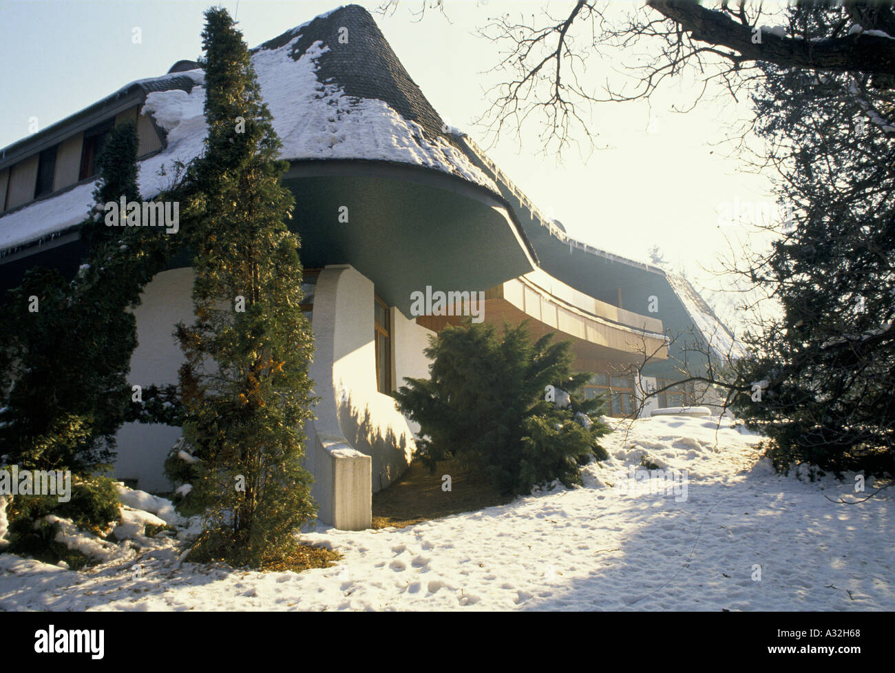 La Roumanie après la révolution Vue extérieure de l'ex président communiste Ceausescu nikolai s week-end palace retraite dans le village de snagov 1990 Banque D'Images