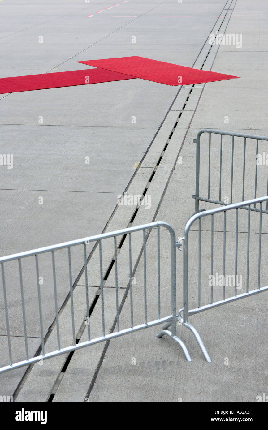 Les obstacles et un tapis rouge pour le Pape Benoît XVI., Koeln, Allemagne Banque D'Images
