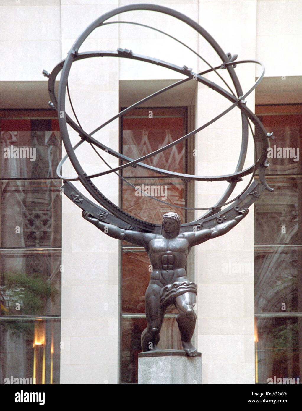 Statue d'Atlas dans le Rockefeller Center New York City Banque D'Images