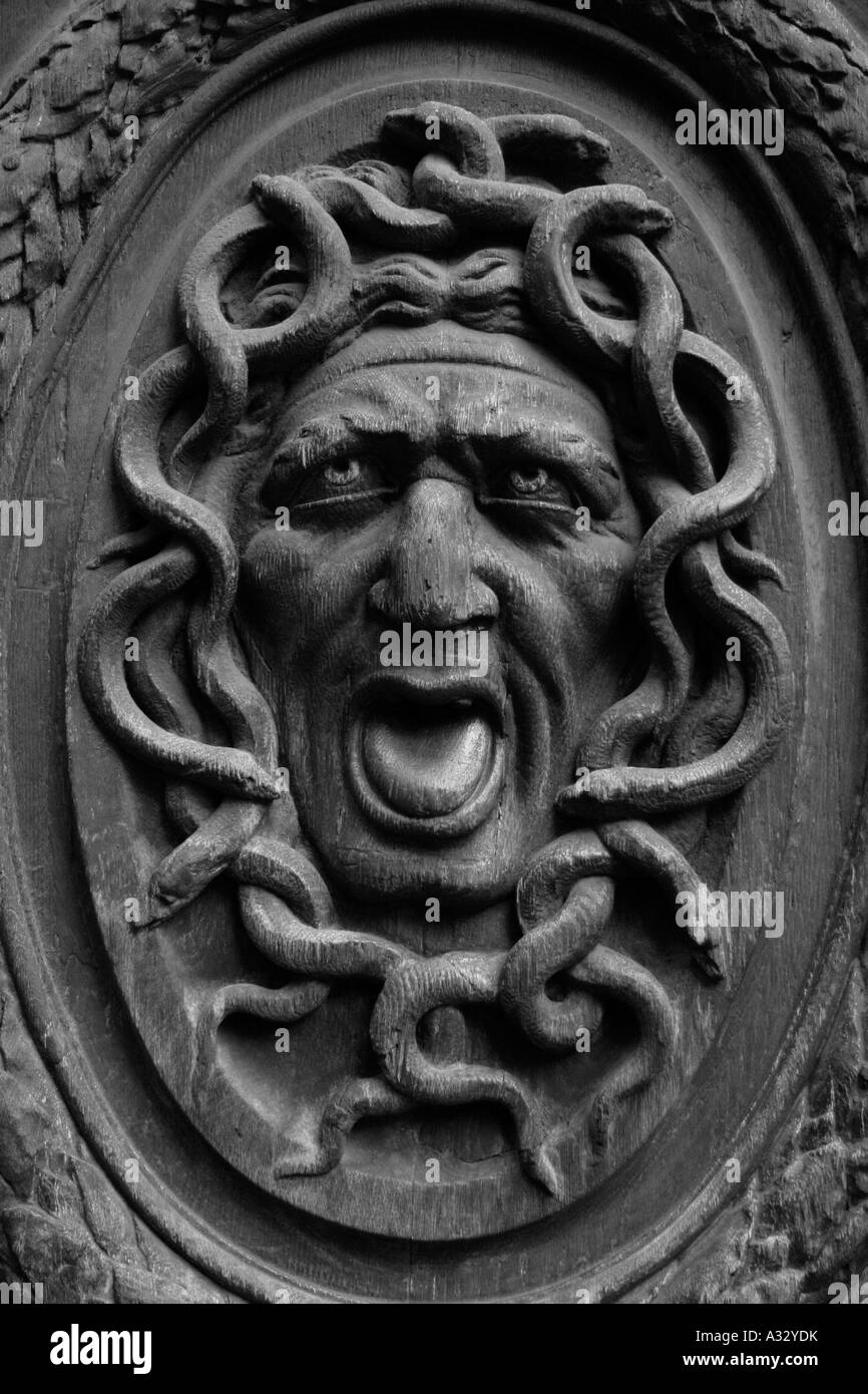 Panneau de porte sur Medusa, Paris, France Banque D'Images