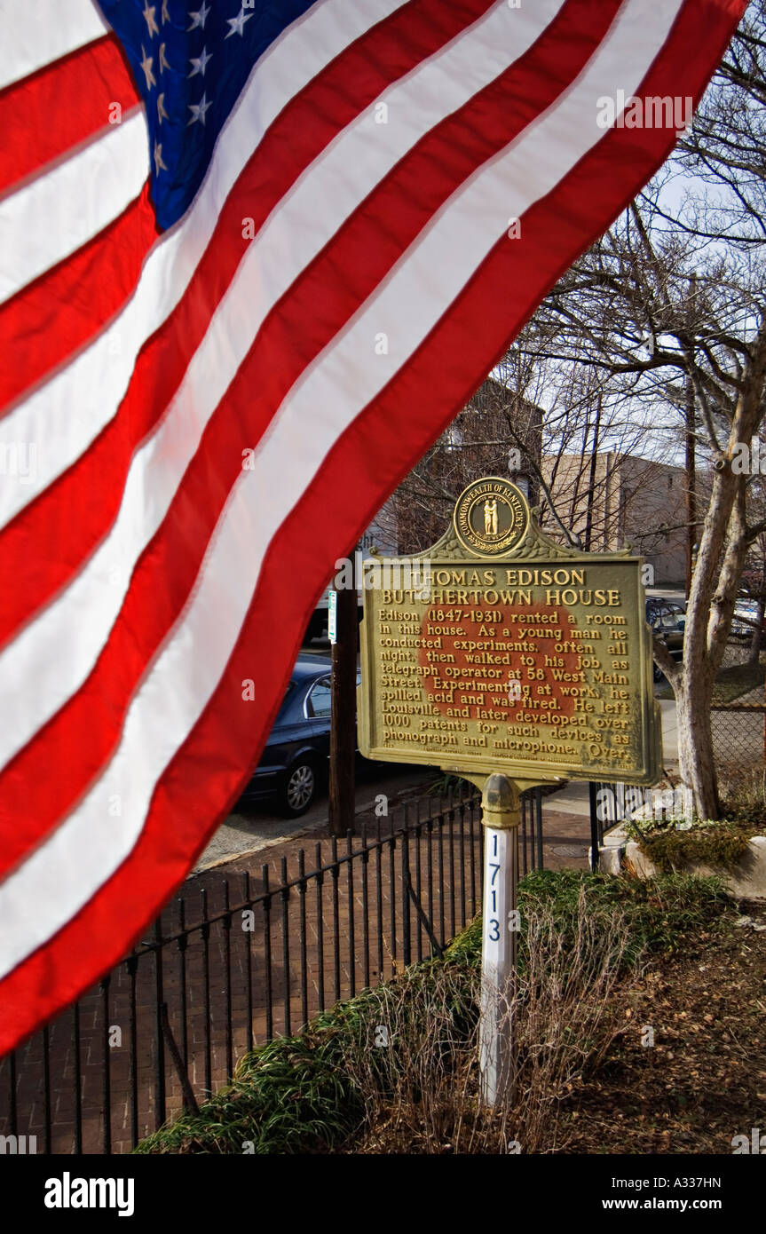 Drapeau américain repère historique d'encadrement pour la maison de Thomas Edison Butchertown Louisville Kentucky Banque D'Images