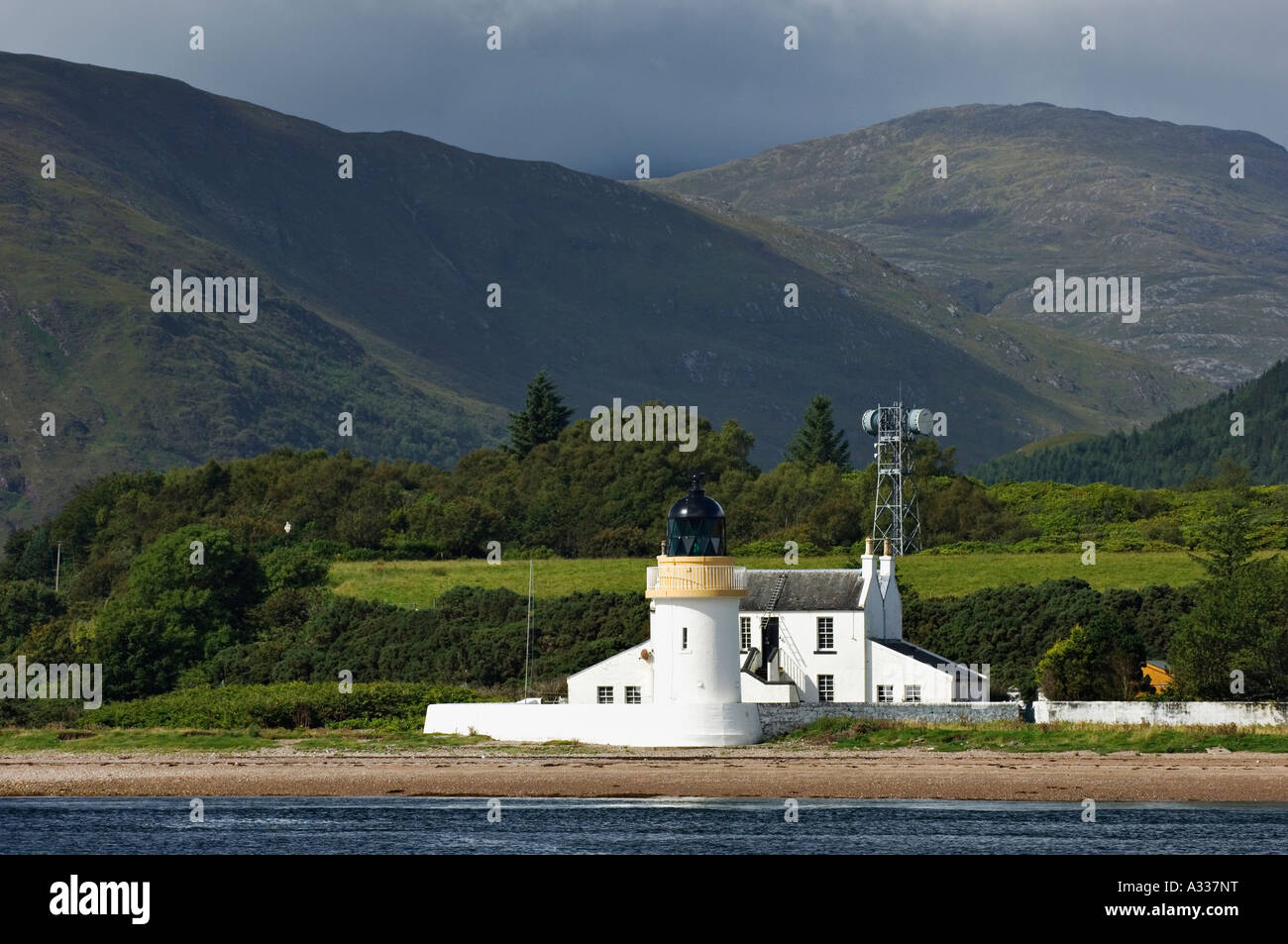 Tempête sur la rupture d'Ardgour Corran phare sur le Loch Linnhe Corran Ecosse Île d'Ardgour Banque D'Images