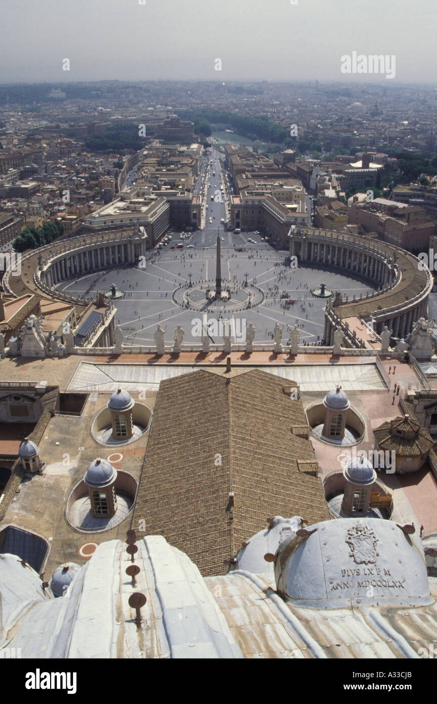 La Place Saint Pierre, Piazza San Pietro, à partir de la coupole de la Basilique Saint Pierre, Rome, Italie Banque D'Images