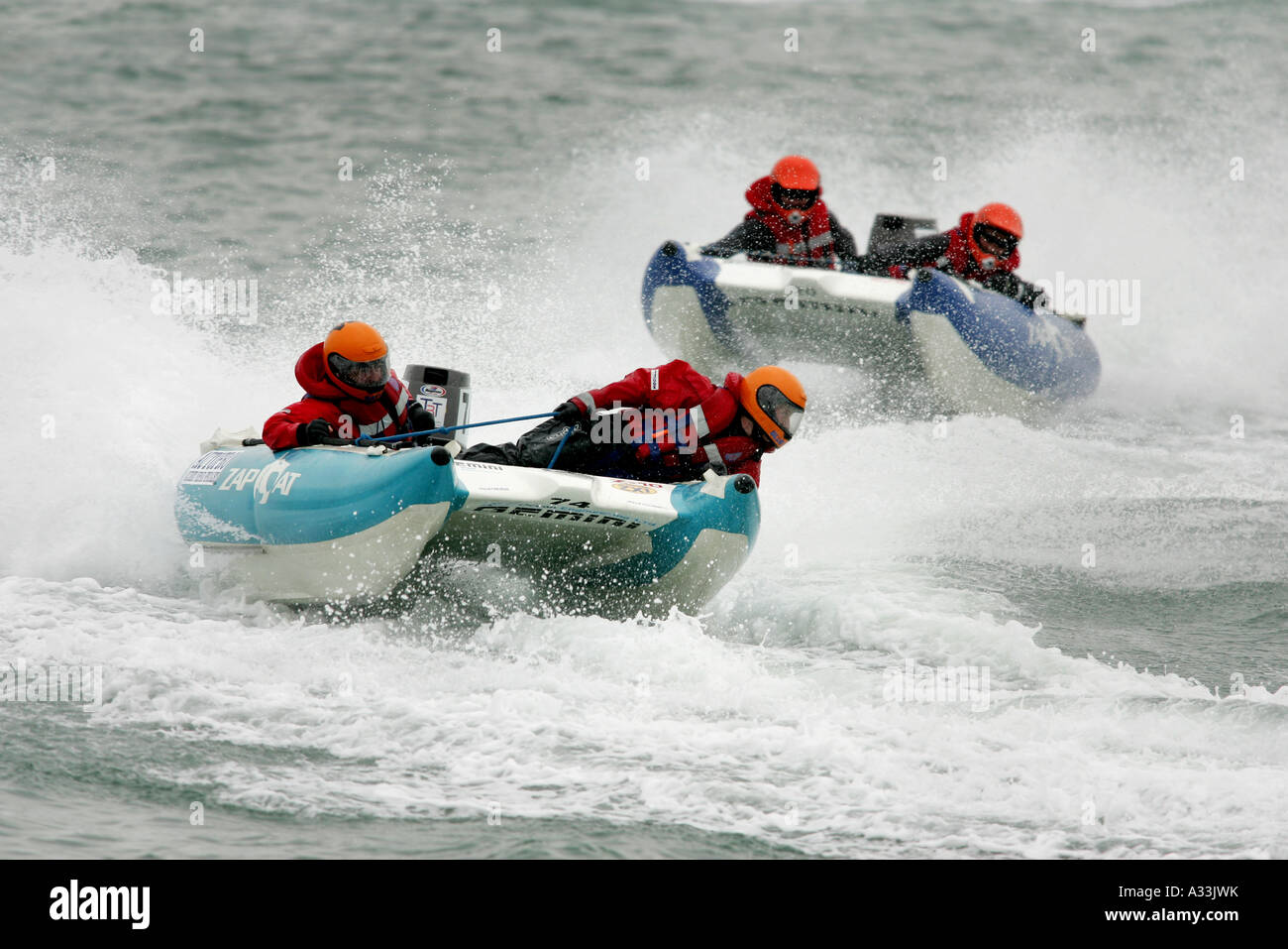 Championnat national de course zapcat southsea à Portsmouth en Angleterre une zapcat vient 21-07-2013 comme il alimente par les vagues Banque D'Images