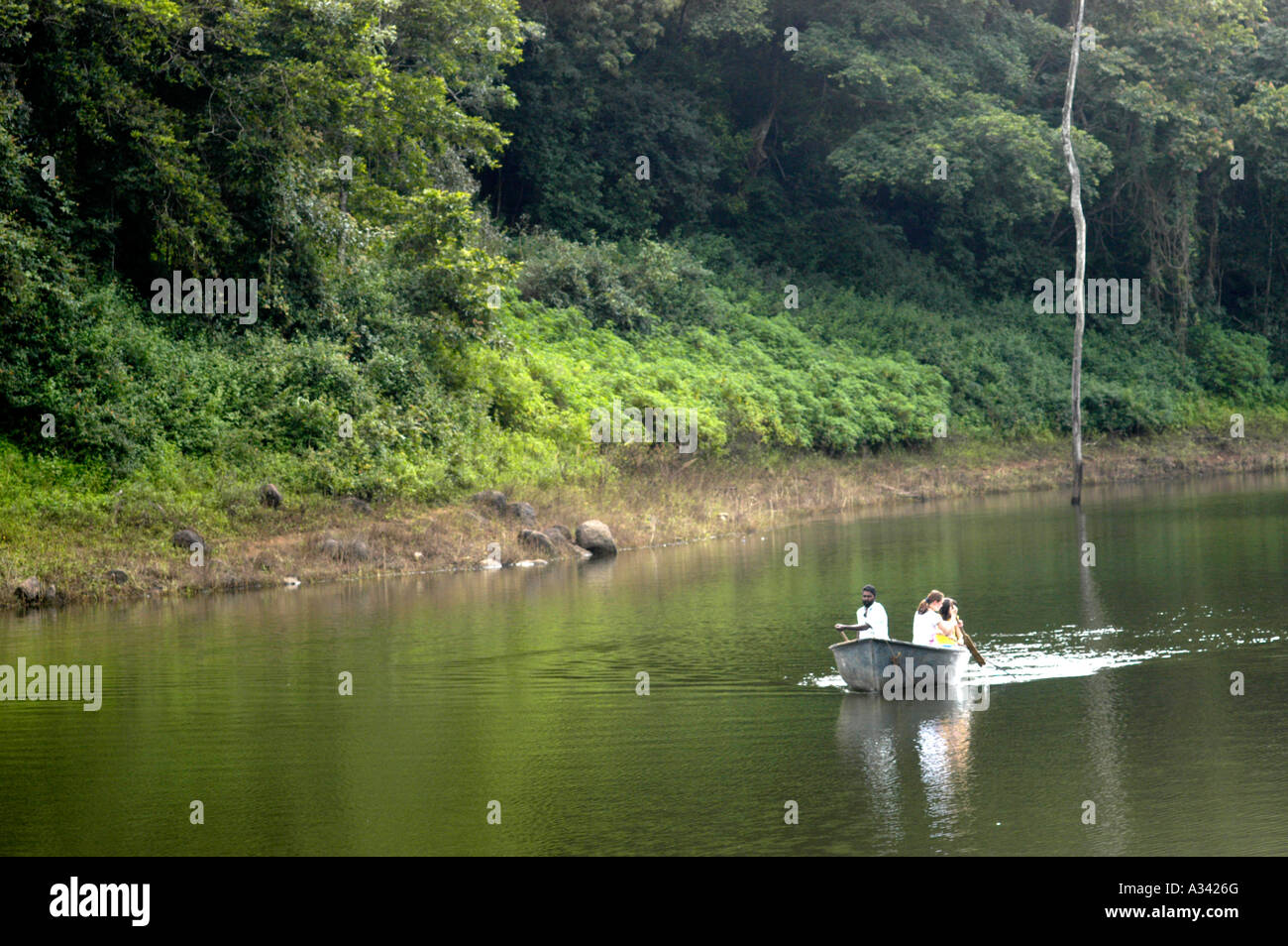 La navigation de plaisance dans la réserve de tigres de PERIYAR THEKKADY Banque D'Images