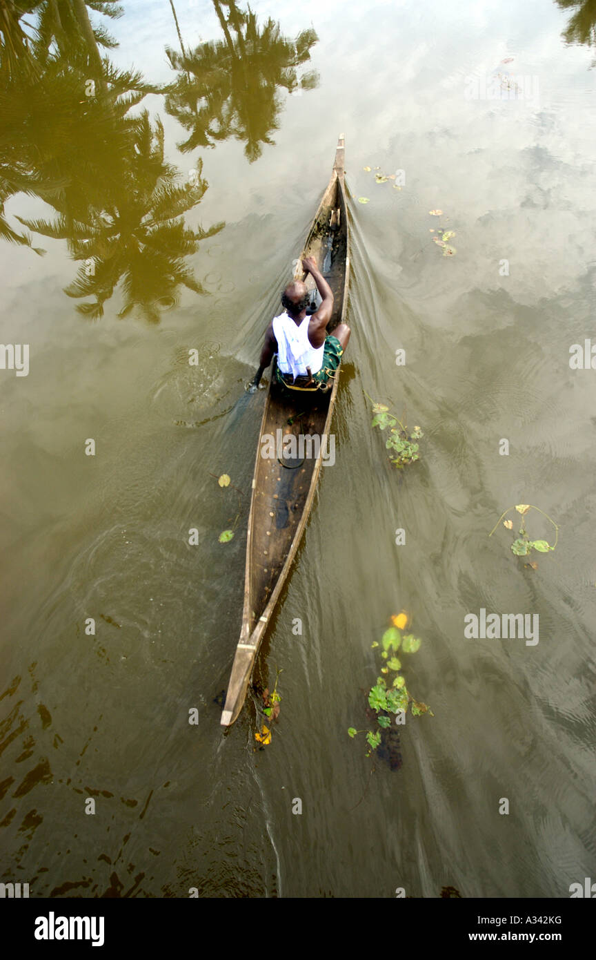 NEDUMUDI BACKWATERS ALAPPUZHA DISTRICT KUTTANAD Banque D'Images