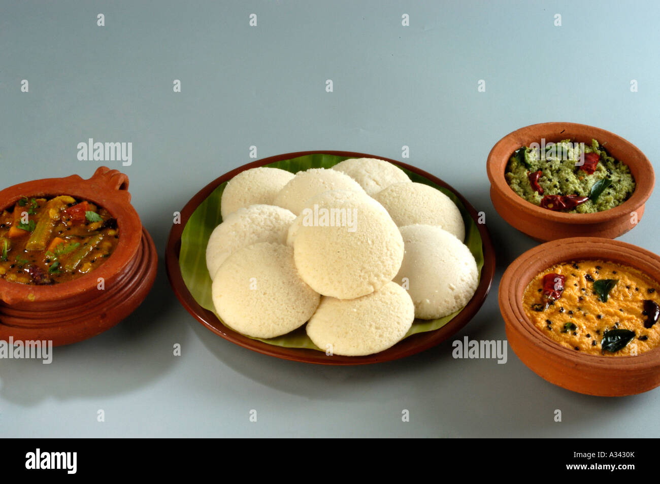 IDLI ET CURRY Banque D'Images