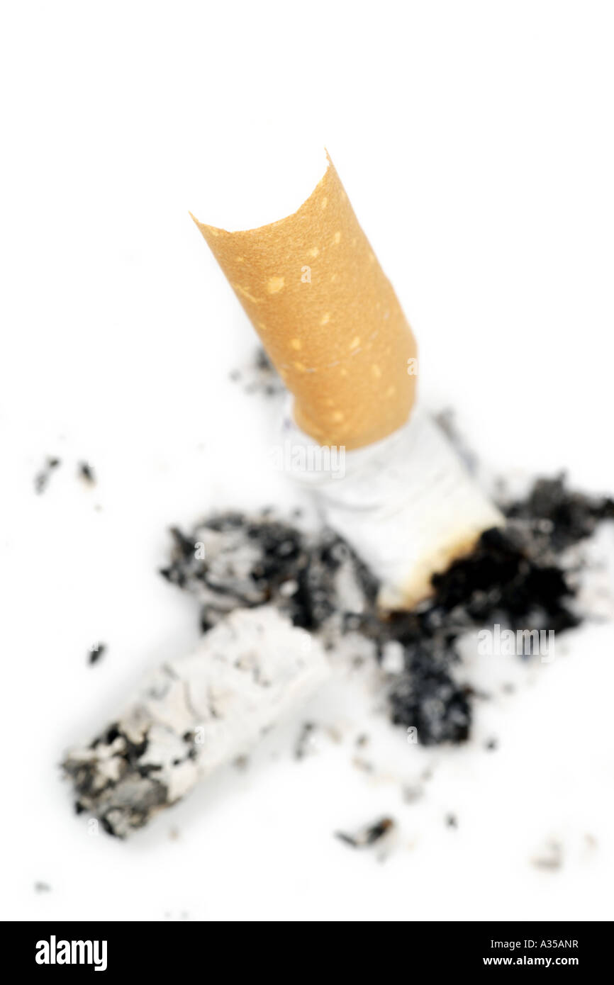 Cigarette éteinte Banque D'Images