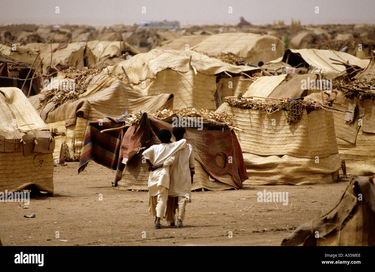 Le Soudan, de famine, de 1985. Camp de réfugiés à El Fasher, dans la région du Darfour au Soudan occidental Banque D'Images