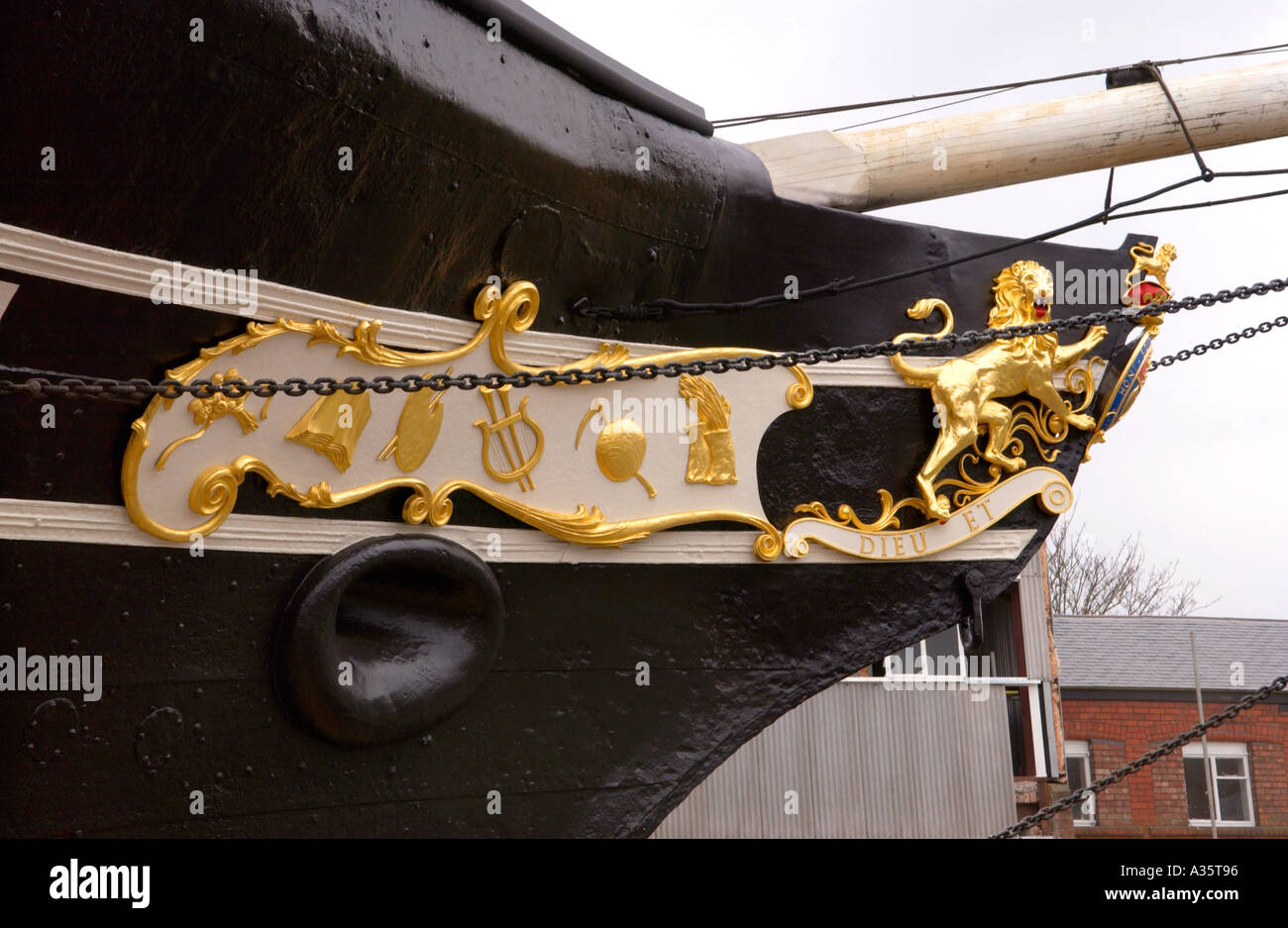 Proue du SS Great Britain construit par l'ingénieur Isambard Kingdom Brunel victorien illustré sur les quais de Bristol Banque D'Images