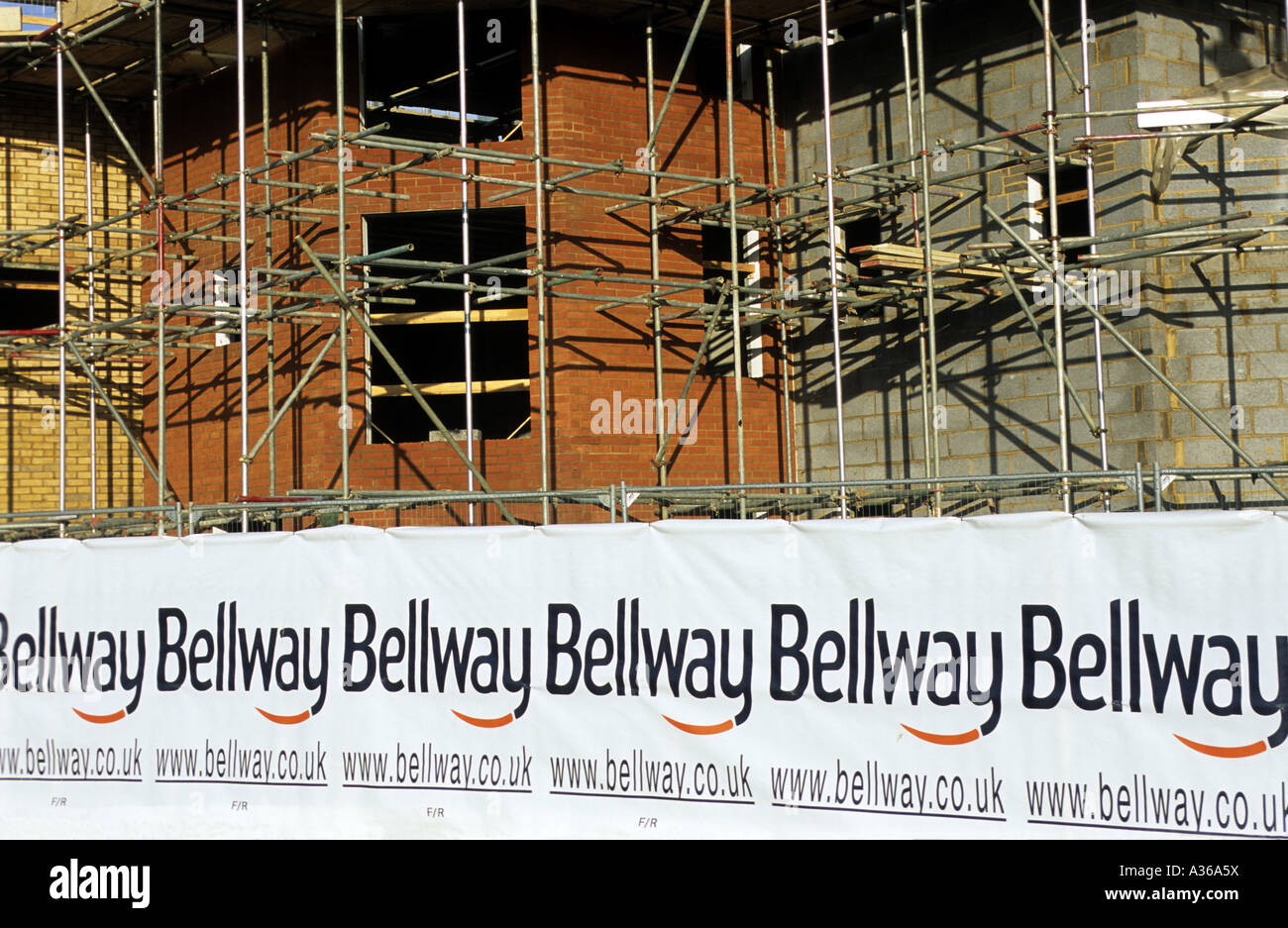 Bellway homes en construction sur le Ravernswood estate, Ipswich, Suffolk, UK. Banque D'Images