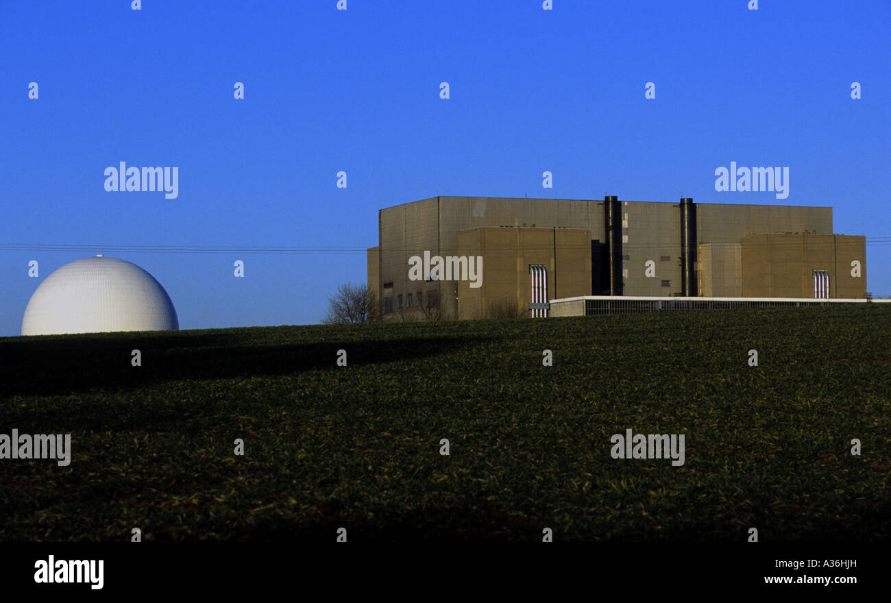 Et Sizewell B un parc nucléaire, Suffolk, UK. L'un a cessé de magnox produisant de l'électricité à la fin de 2006. Banque D'Images