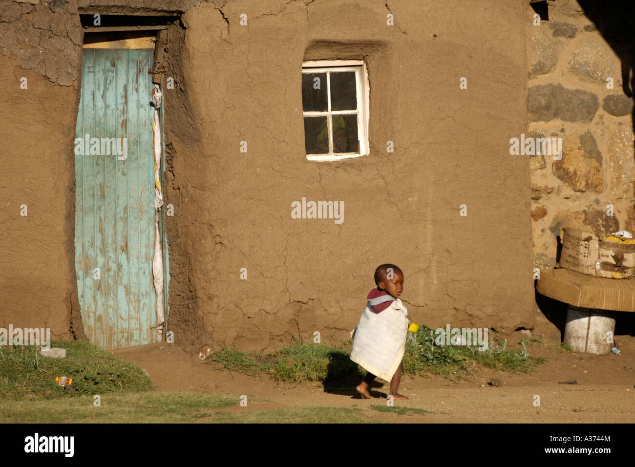 Basotho un enfant dans le village de Les Lagier au Lesotho. Banque D'Images