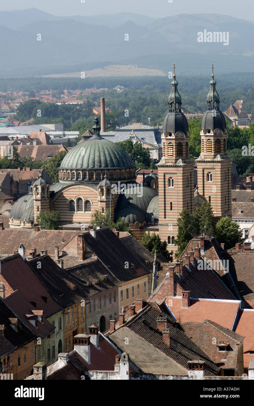 Roumanie Sibiu. Capitale européenne de la Culture 2007. Vieille ville et la cathédrale orthodoxe. Banque D'Images