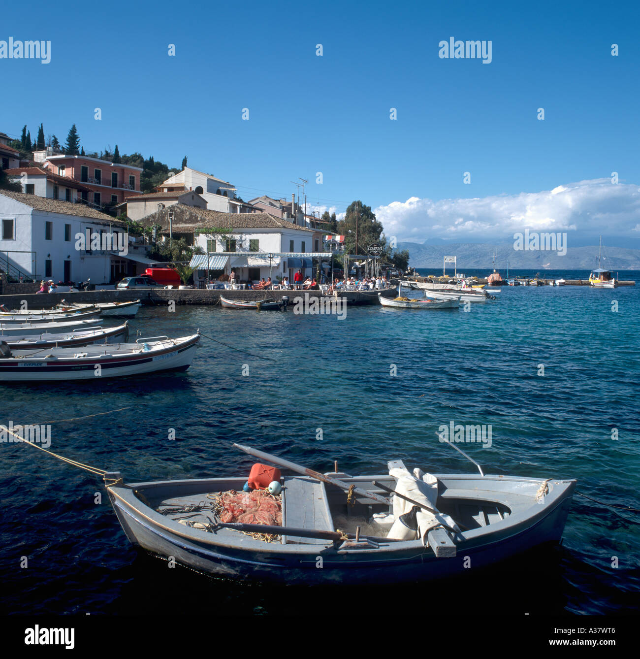 Kassiopi Harbour, North East Coast, Corfou (Kerkyra), îles Ioniennes, Grèce Banque D'Images