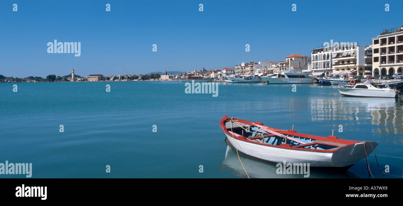 Vue panoramique sur le port, la ville de Zakynthos, Zakynthos (Zante), îles Ioniennes, Grèce Banque D'Images