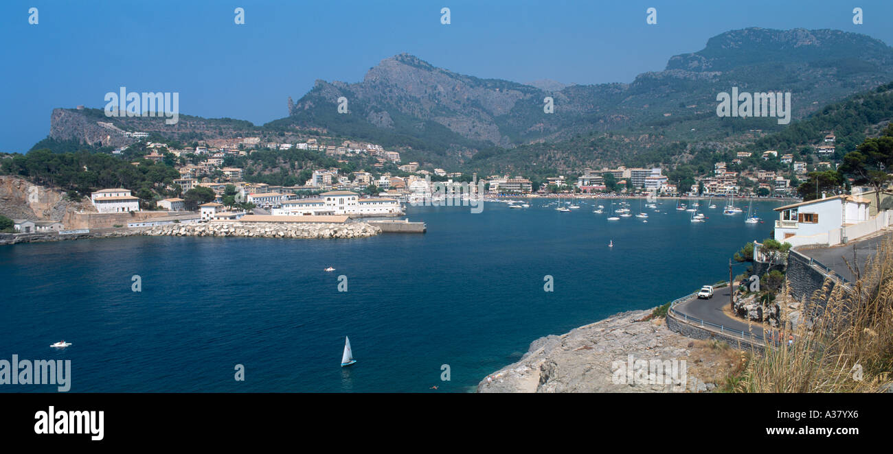 Vue panoramique de Puerto Soller (Port de Soller), Côte Ouest, Mallorca, Espagne Banque D'Images