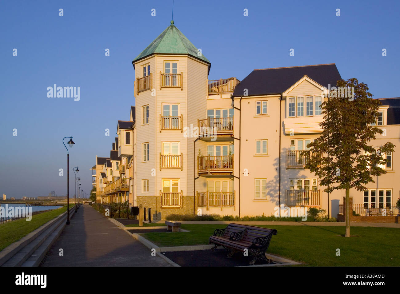 Site de la rivière Nouvelle entrée d'habitation à Greenhithe Kent Park Banque D'Images