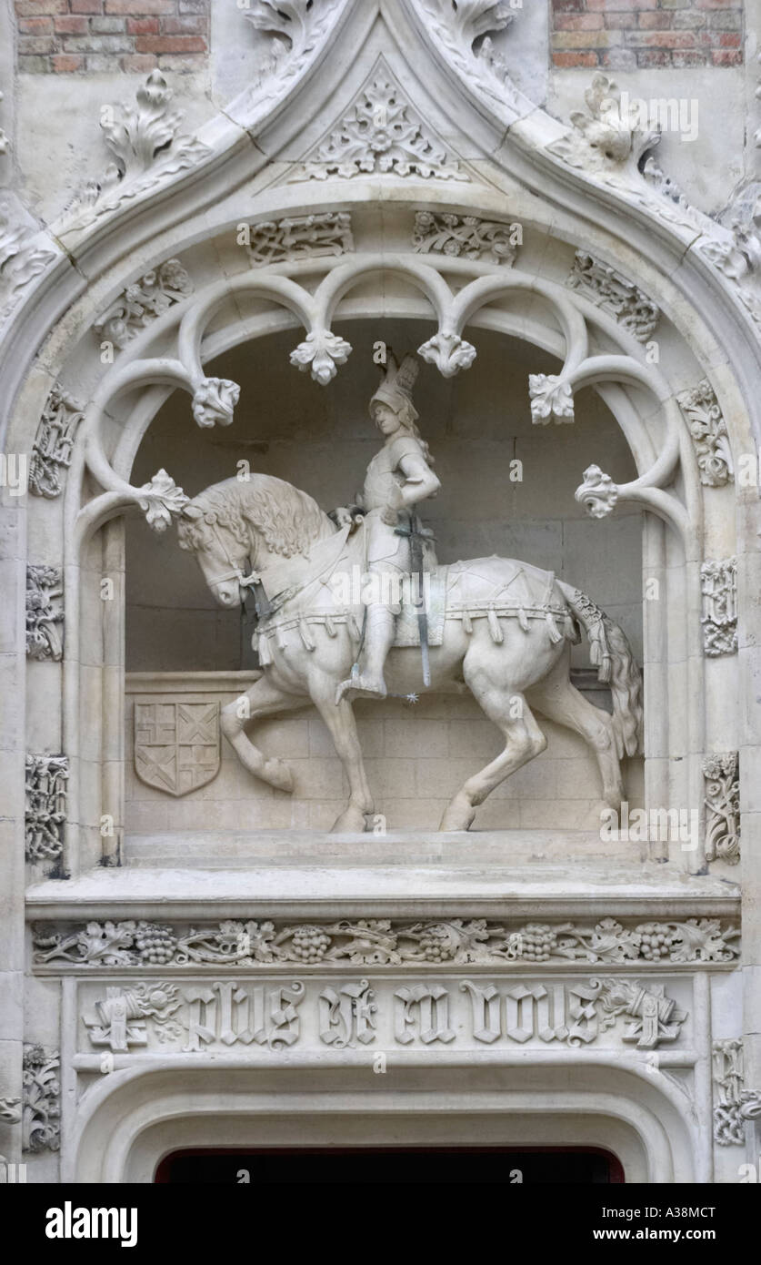 Statue de Lodewijk van Gruuthuse, Maison et musée Gruuthuse Bruges Belgique Banque D'Images