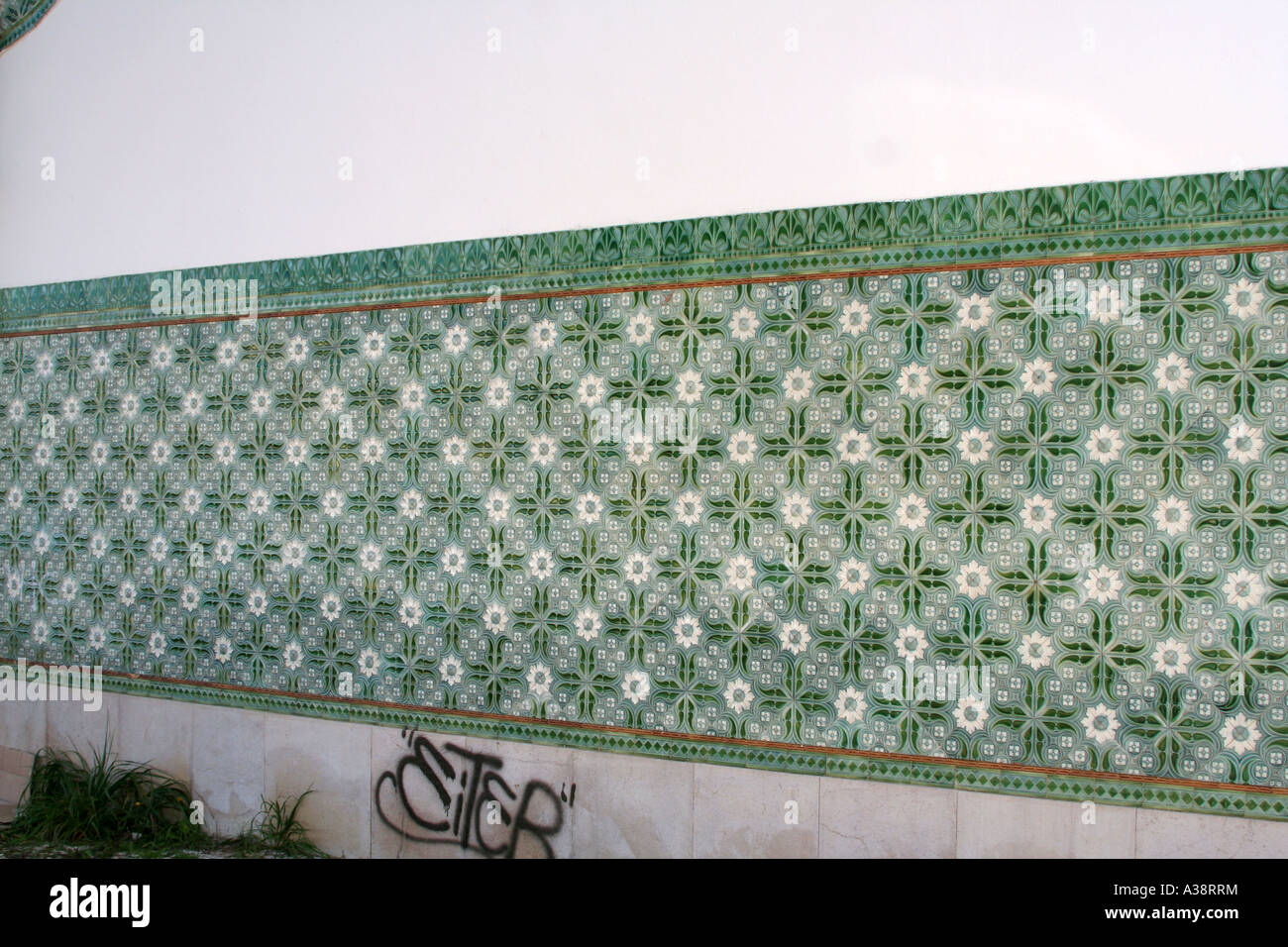 Azulejo secours mur à l'ancienne gare ferroviaire Lagos Algarve Portugal Banque D'Images