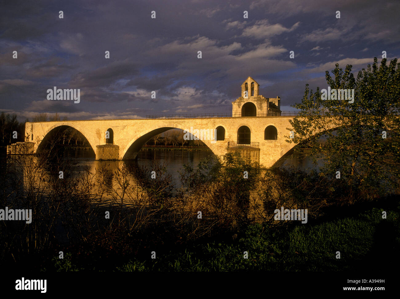 Pont Saint-Bénezet, Pont Saint-Bénezet, Pont d'Avignon, pont médiéval, pont en arc, l'architecture romane, Avignon, Provence, France Banque D'Images