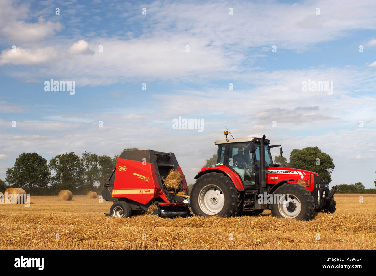 Le tracteur et la presse Banque D'Images