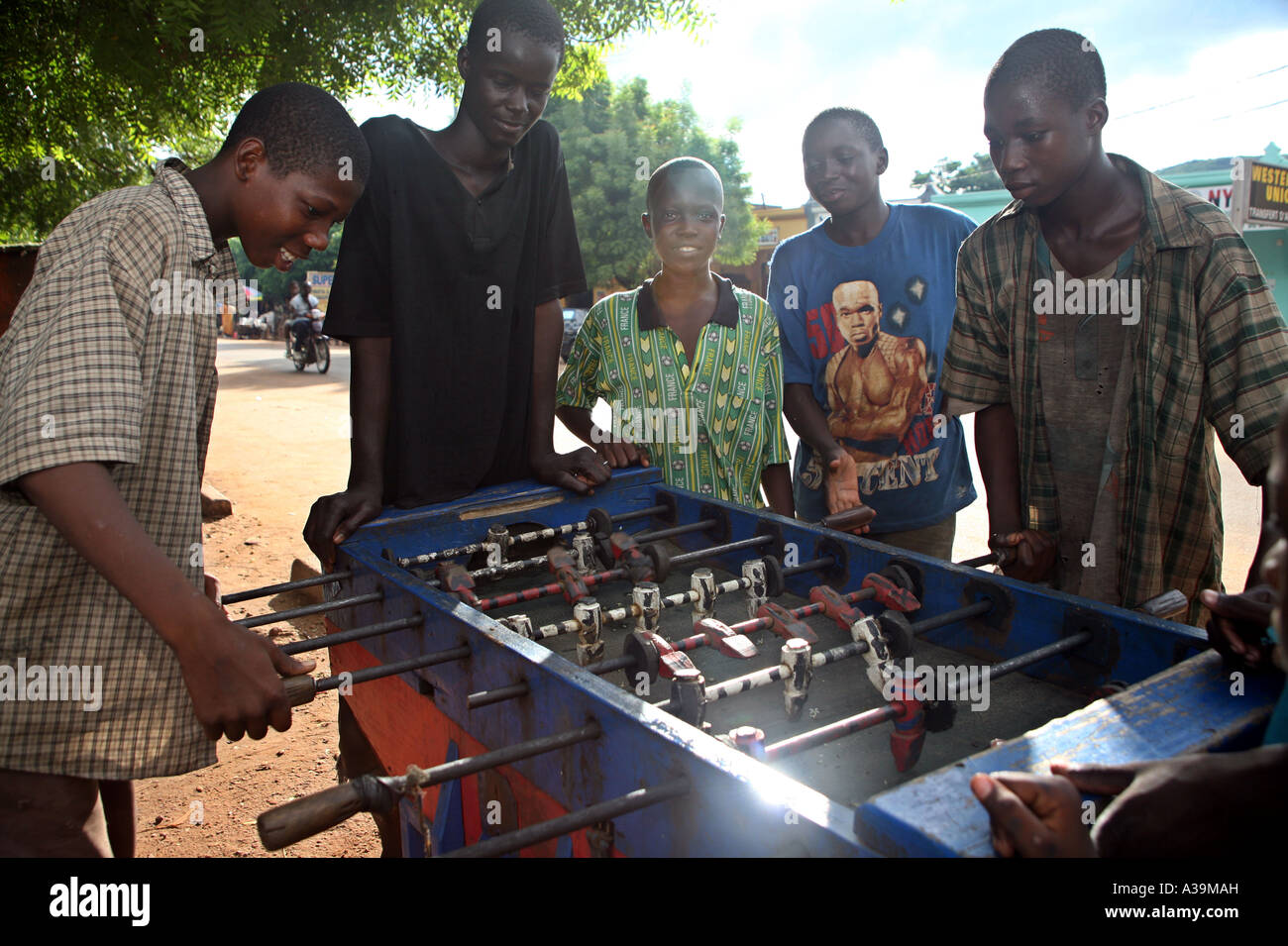 Mali footballeur Banque de photographies et d'images à haute résolution -  Alamy