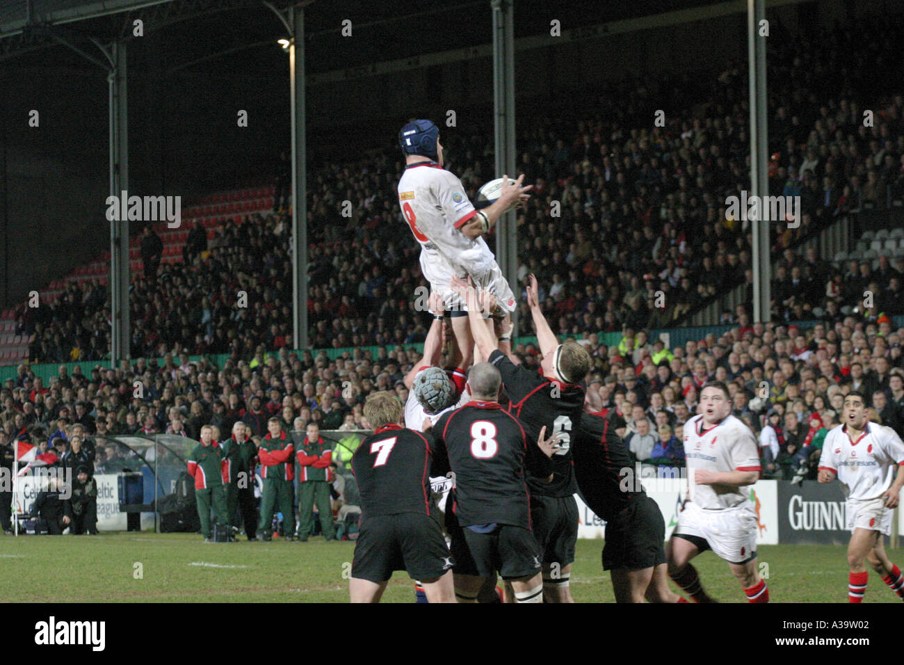 Sortie ligne Ulster Rugby v Ligue Celtique Edimbourg Ravenhill Belfast Irlande du Nord Banque D'Images