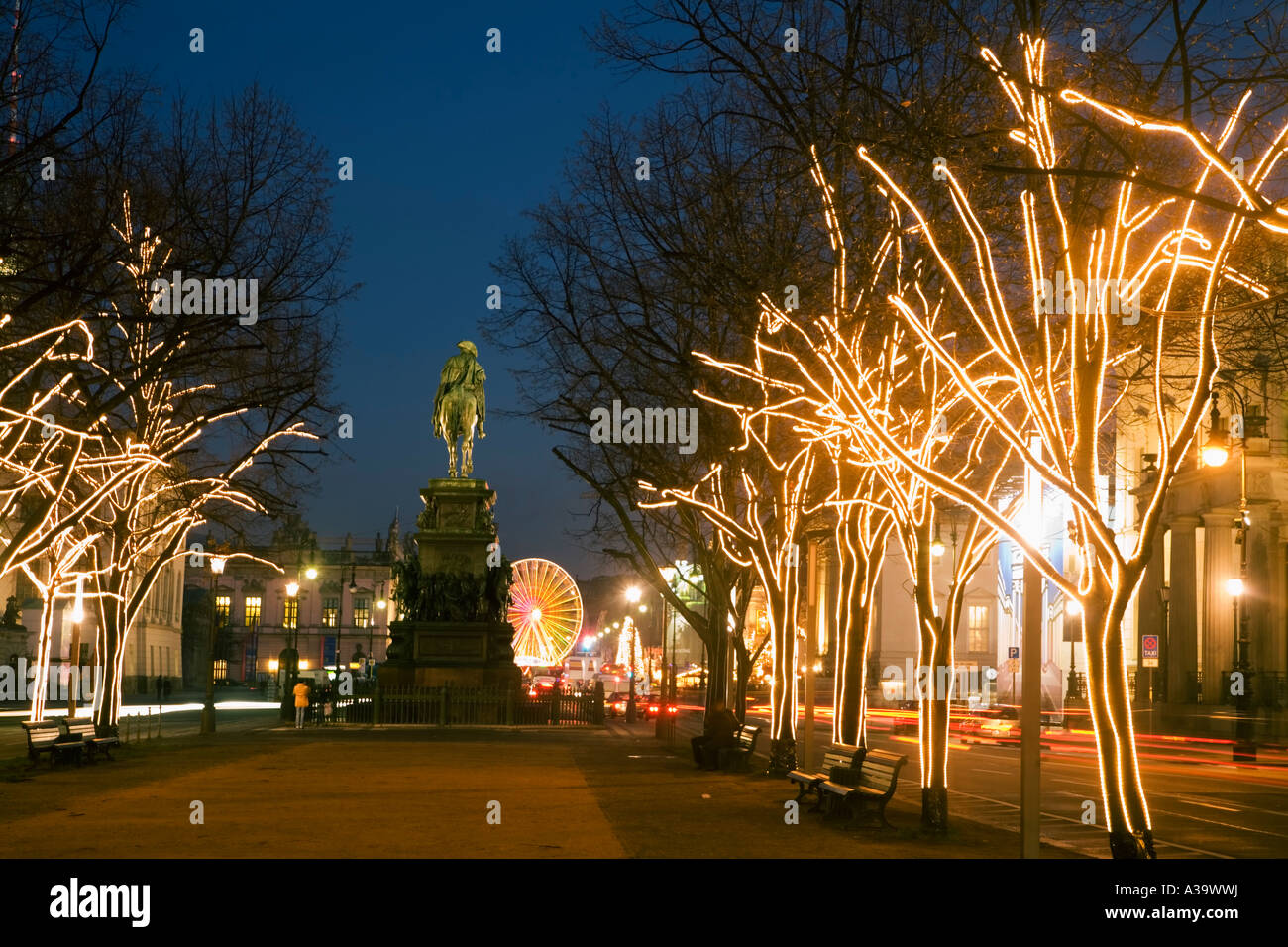 Unter den Linden de Berlin les lumières de Noël Banque D'Images