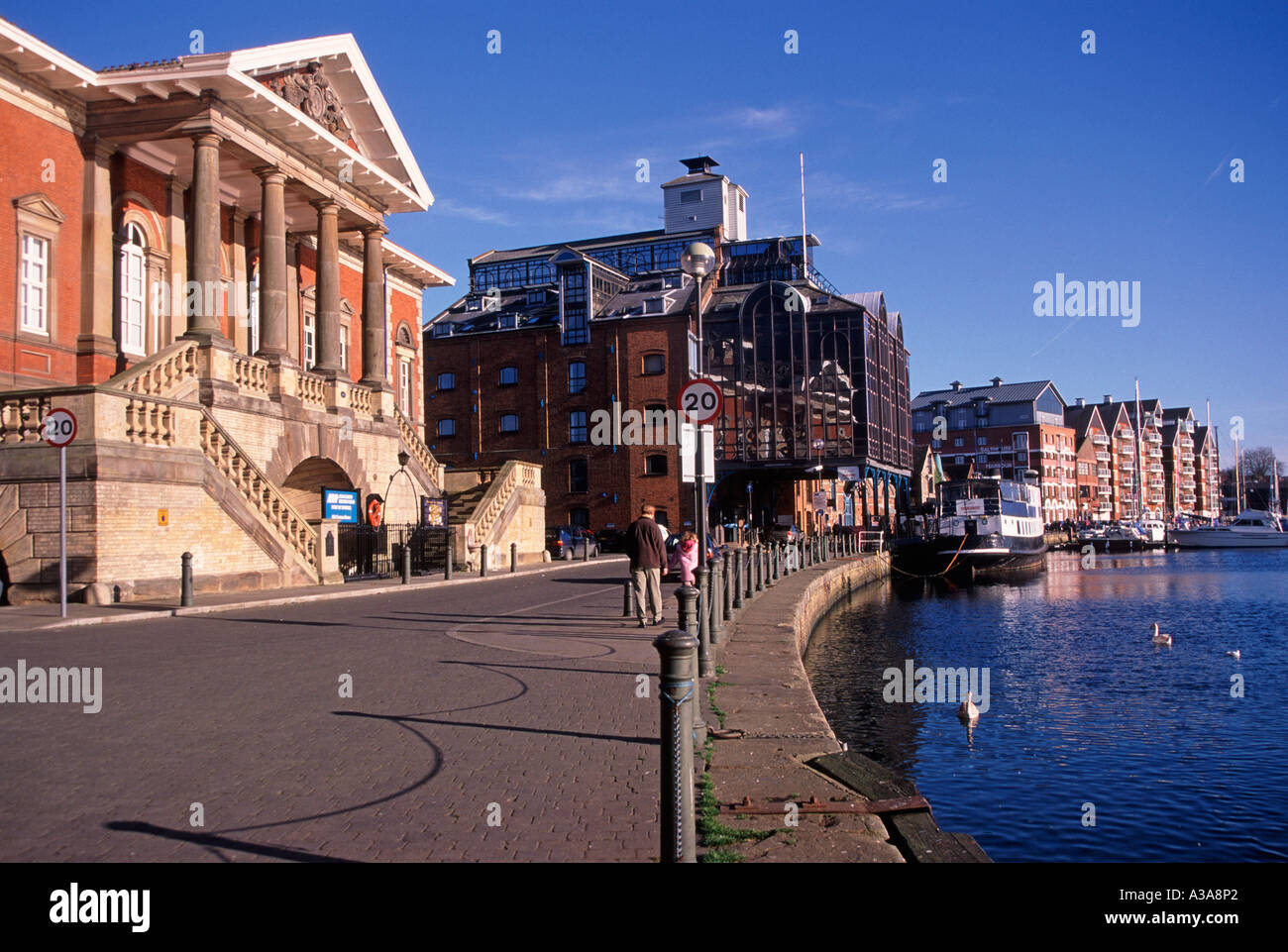 L'ancien Custom House et édifices des quais Ipswich Suffolk Angleterre Dock humide Banque D'Images