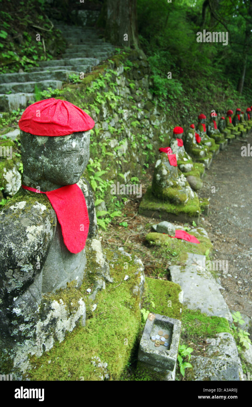 Narabijizo Bakejizo jizo statues de pierre Kanmangafuchi Nikko Fukuoka Japon Asie Banque D'Images