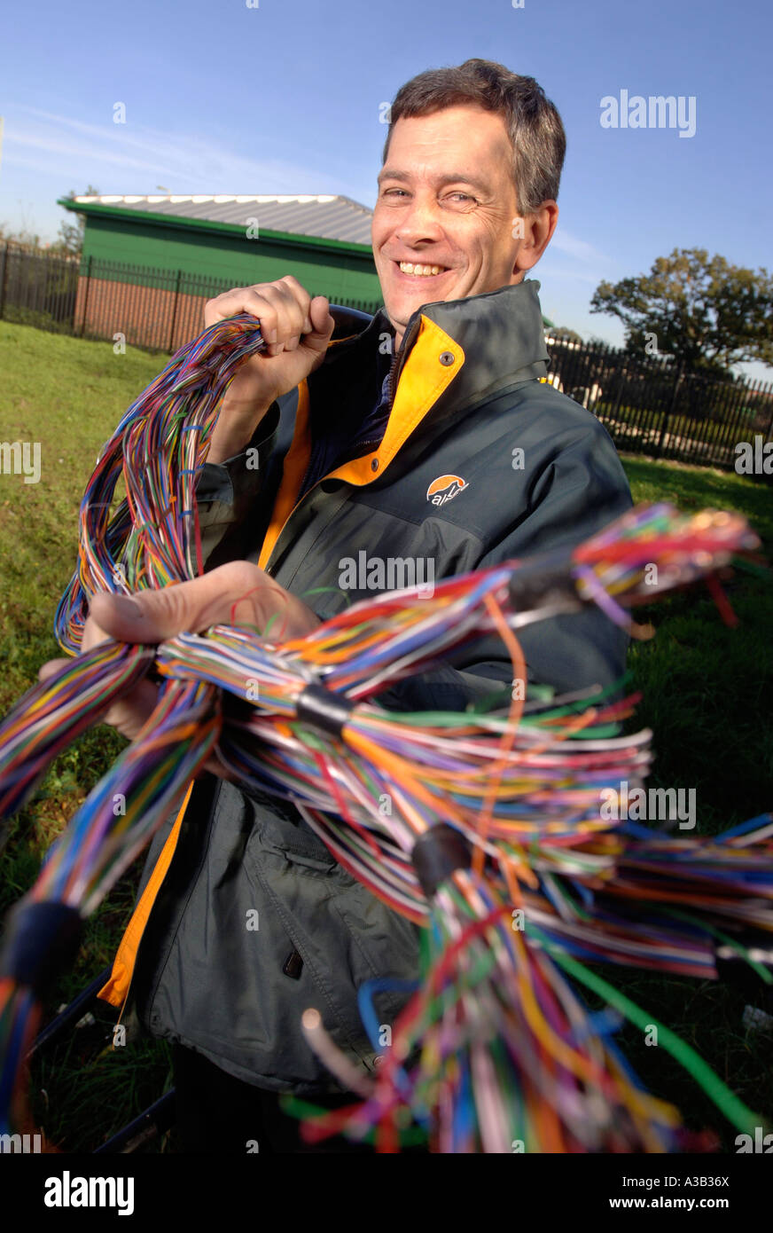Un réseau de télécommunications DESIGNER AVEC LES CÂBLES TÉLÉPHONIQUES À UN ÉCHANGE UK Banque D'Images