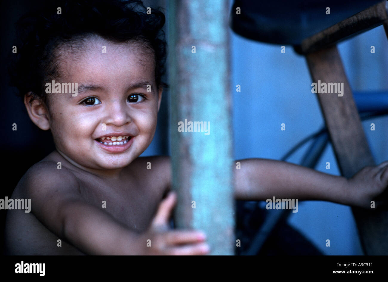 Jeune enfant en Amérique centrale Banque D'Images