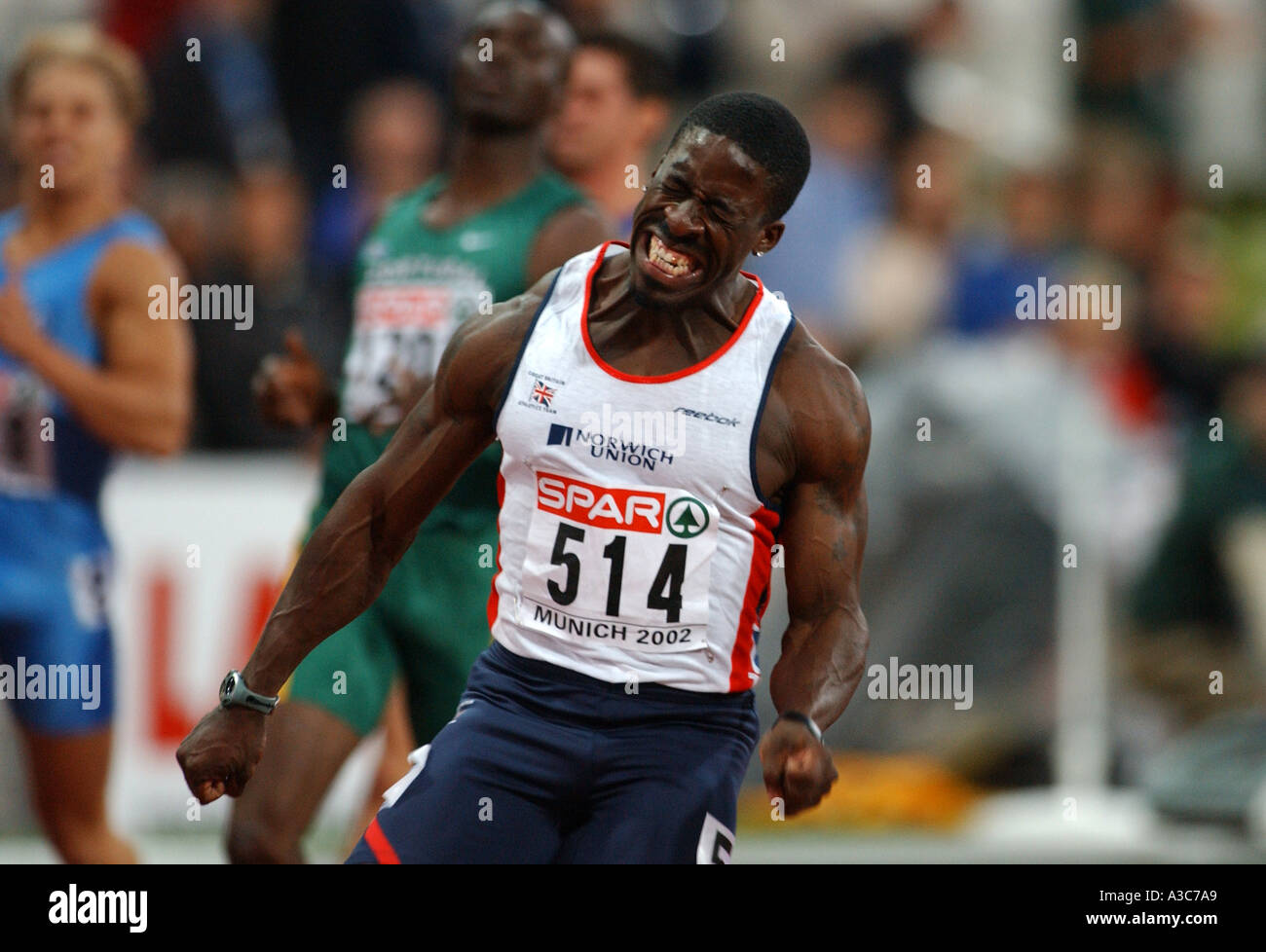 Dwain Chambers gagne le 100m au Championnats d'Europe d'athlétisme à Munich le 7 juillet 2002 Banque D'Images