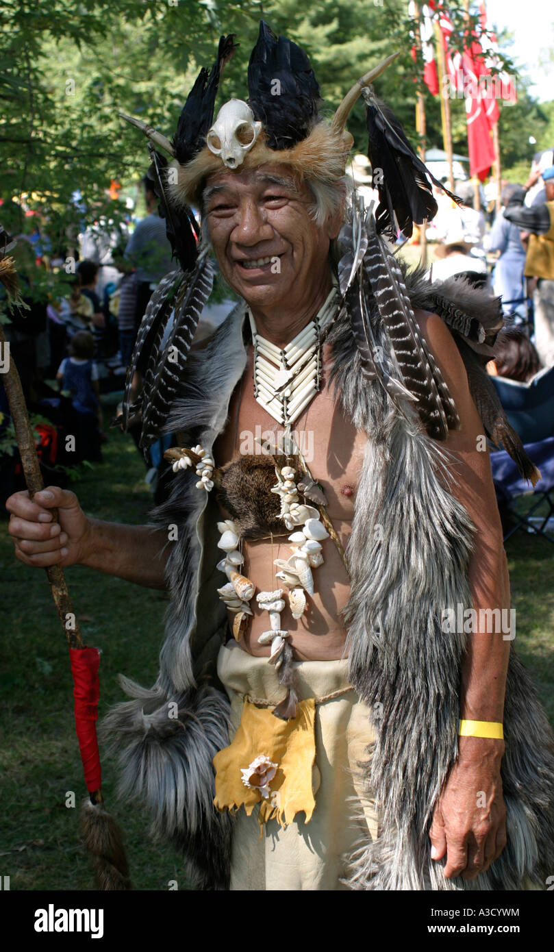 Le chef des Indiens de l'Amérique du nord de l'Ontario Pow Wow au Canada Amérique du Nord Banque D'Images