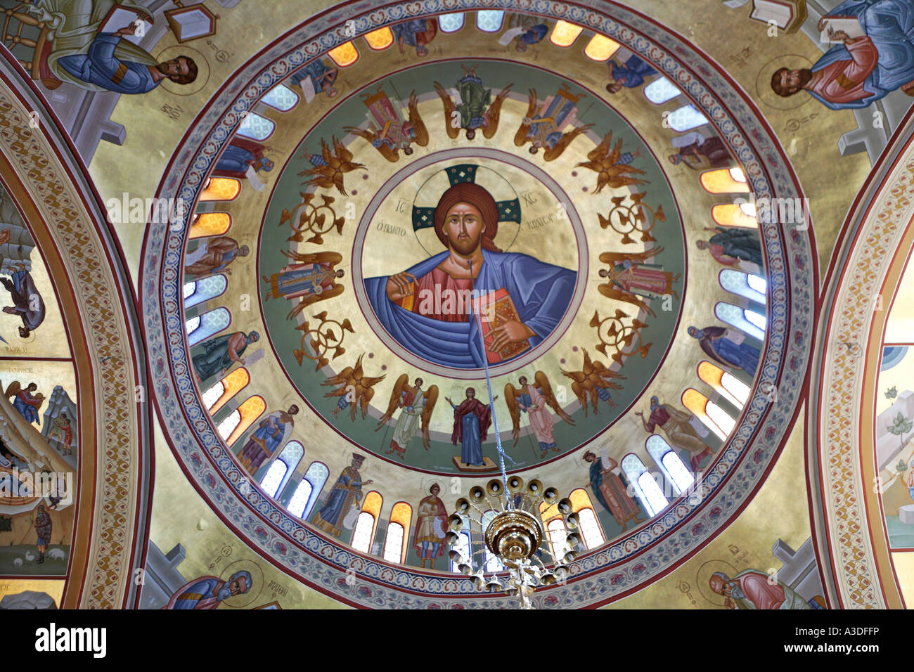 Vue de l'intérieur de l'église grecque orthodoxe metropolis ypapanti, Thira, Santorin, Grèce Banque D'Images