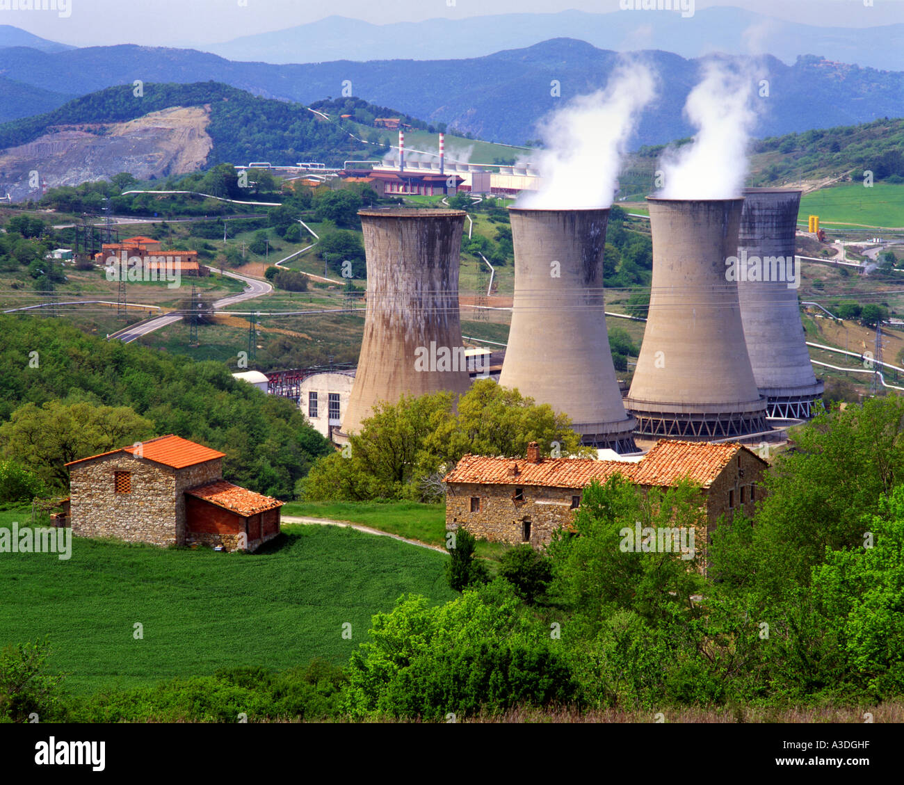 Elle - Bella Toscana : centrale géothermique près de Larderello Banque D'Images