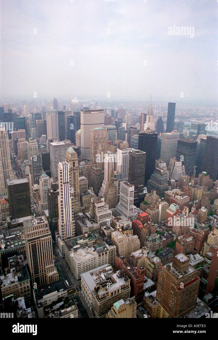 New York Midtown bondé, vu de l'Empire State Building Banque D'Images