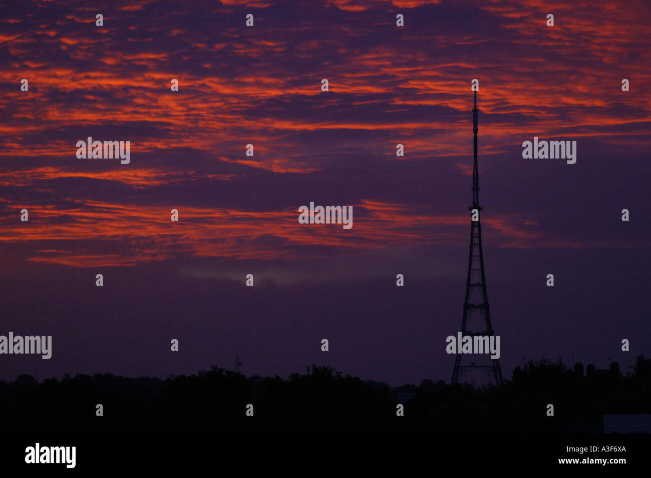 À l'aube de l'émetteur de Crystal Palace Banque D'Images
