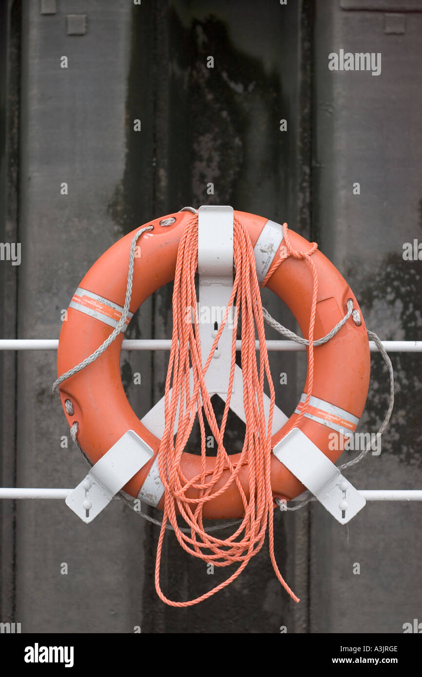 Bouée sur un quai à Hambourg, Allemagne Banque D'Images
